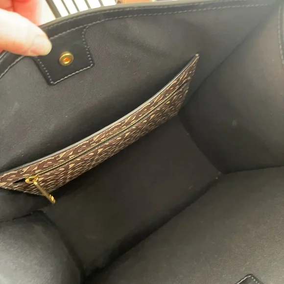 Burberry “Large” Monogram Stripe E-Canvas Tote Bag - Picture 7 of 11